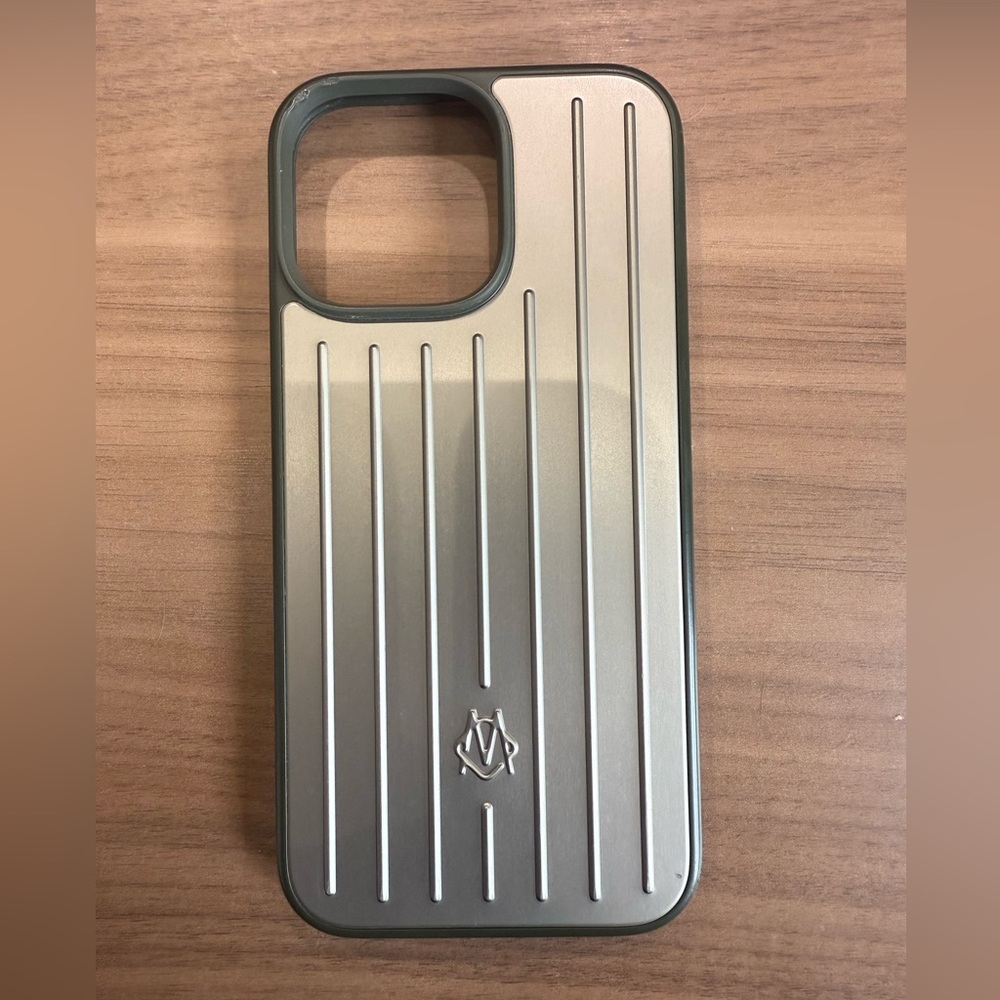 RIMOWA Metallic Silver iPhone 16 Pro Max Case